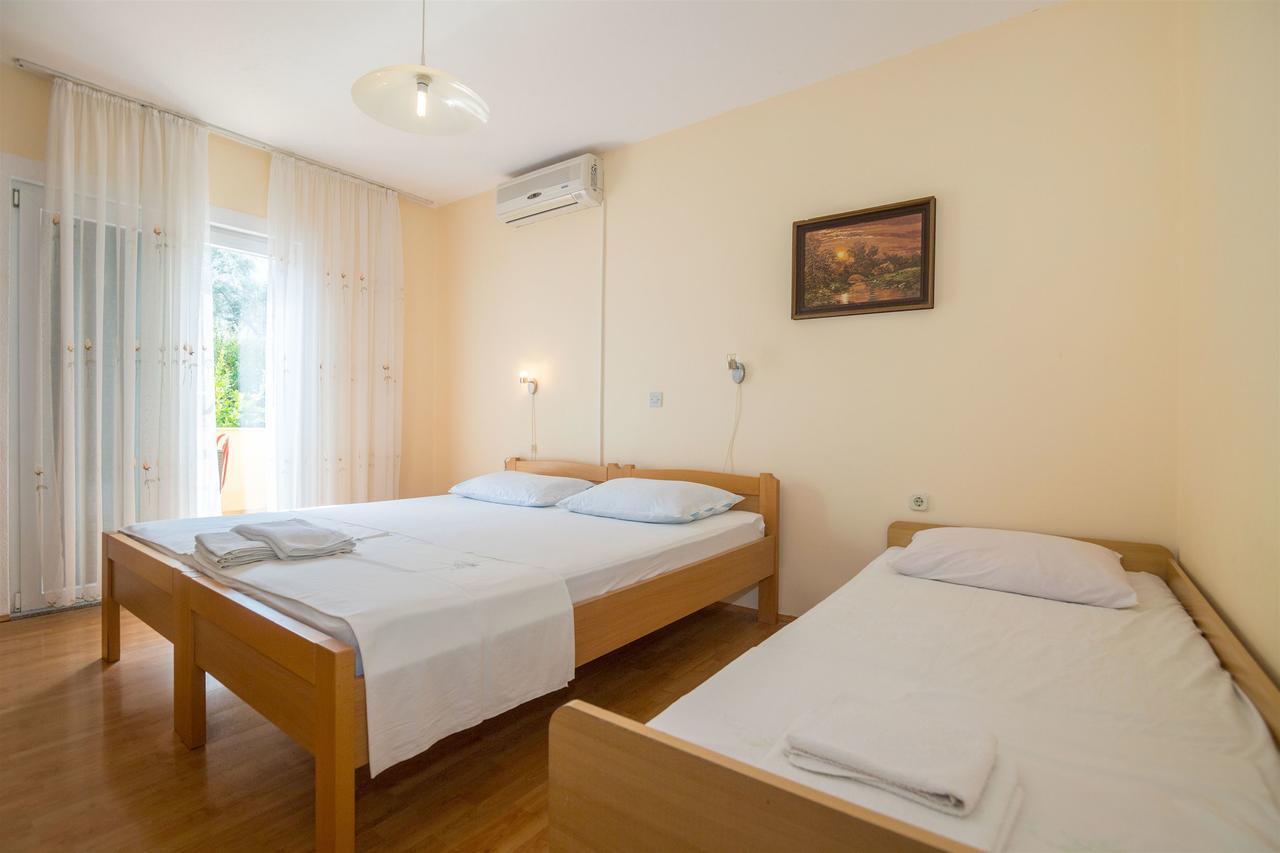 Apartments Rose Trogir Exterior foto